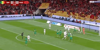 盖伊头球被布努扑出