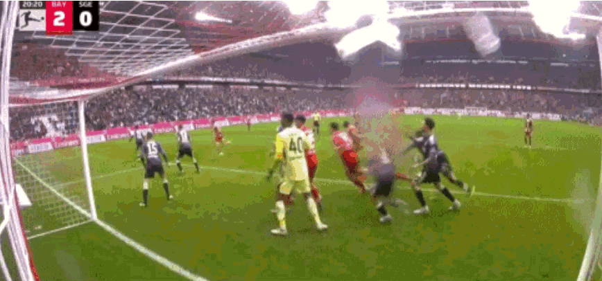 凯恩头球破门，拜仁2-0法兰克福