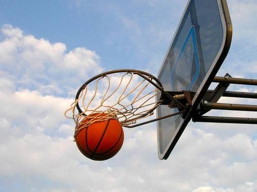 开拓者媒体评内线：杨瀚森难担第三中锋 续约罗威仍需补强