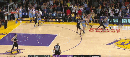 哈特最后时刻上篮不中，比赛进入加时