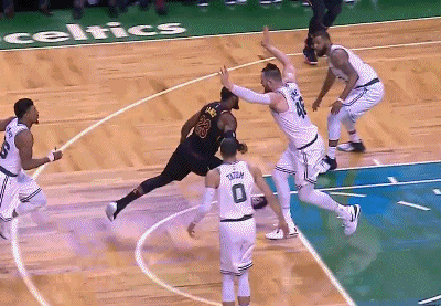 詹姆斯一条龙反击强打2+1