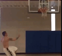 还在为打球时球卡到篮脖子犯愁？不妨来学学这招