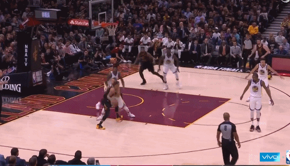 乐福爆发！射进压哨三分