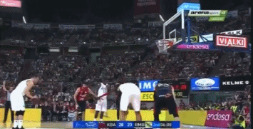 罚球不进自己挣板补篮