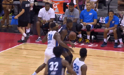 贾伦-杰克逊背身分球篮下,DJ-史蒂芬斯暴力灌篮