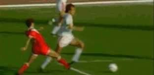 谢育新头球叩关