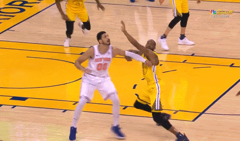 伊戈达拉抢断回击接库里长传单臂劈扣