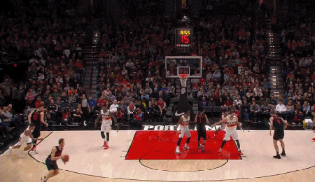 莱曼中线切入空中滑翔上篮