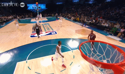 詹韦连线!韦德打板助飞詹姆斯双手暴扣终结