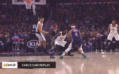 贝弗利抢断助乔治转换上篮命中一气呵成