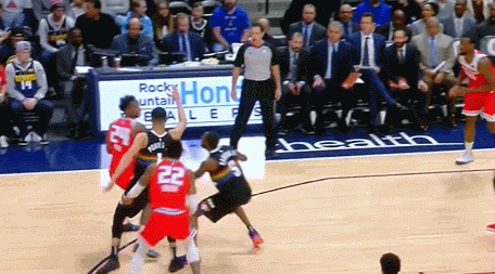 希尔德助攻霍姆斯抛投打进