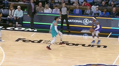 格拉汉姆超远三分命中技惊四座