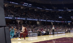 布里奇斯底线突破双手暴扣