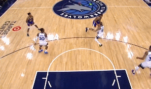 斯佩尔曼三威胁杀入禁区大力隔扣