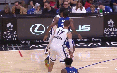 莫兰特停顿后再启动反手上篮终结