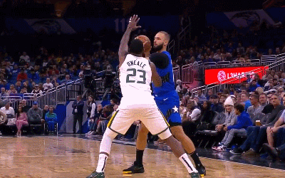 福尼耶助攻戈登双手暴扣