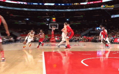 哈里斯持球突破起飞单手劈扣2+1