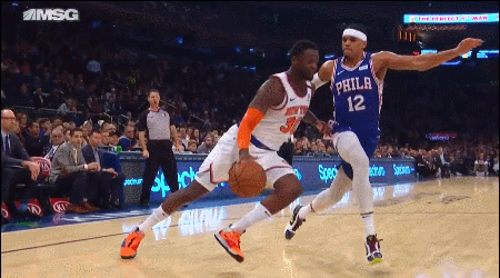 兰德尔强杀篮下高难度拉杆命中