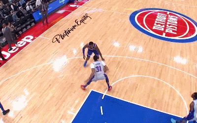 兰德尔变向换手上篮打成2+1