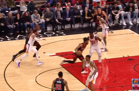 艾顿镇守禁区大帽怀特