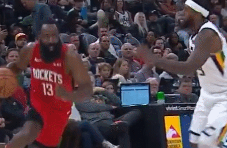 哈登教科书般欧洲步上篮