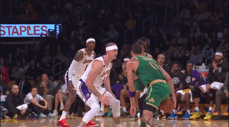 塔图姆单挑卡鲁索流畅转身对抗打板得分