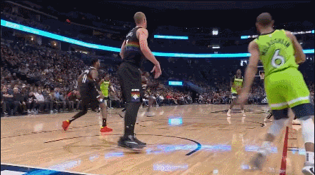 奥科吉空中战斧单手补扣技惊四座