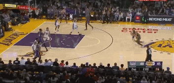 场面恢宏！詹姆斯全力起速血腥战斧隔扣别利察