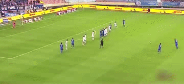 瓜林世界级任意球眨眼就错过