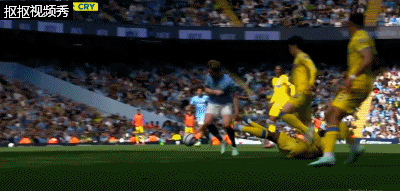 德布劳内射门击中门柱