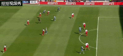 乌得勒支后卫封挡险乌龙，阿贾克斯补射击中门楣