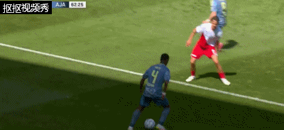 阿贾克斯射门力度太小被守门员抱住