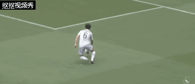 福冈黄蜂重见柾斗传中被菅大辉手碰到判罚点球