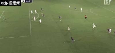 京都不死鸟禁区内射门被挡稍微偏出门柱