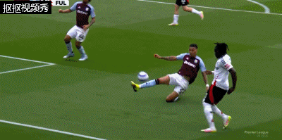 威尔逊后点头球无人盯防顶得太正被门将扑住