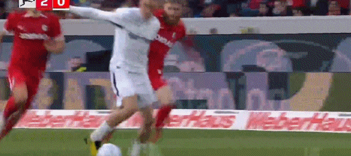 第82分钟，维尔茨扳回一球，勒沃库森1-2弗赖堡 