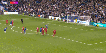 第90+4分钟，夸安萨送点，帕尔默破荒，切尔西3-1！ 