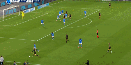 第32分钟，阿哈诺尔头球比分扳平，热那亚1-1 