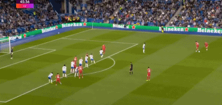 第32分钟，格鲁达挑传，阿亚里推射，布莱顿1-1利物浦  