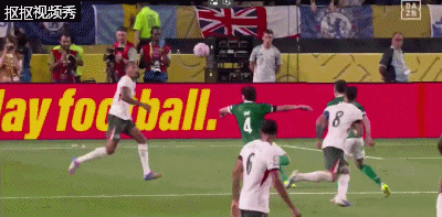 马杜埃凯打门被门将用腿挡出