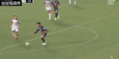 富山胜利似传似射偏出球门