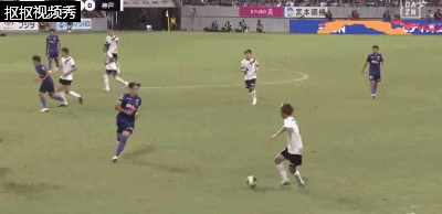 大迫敬介快速下地扑出威胁射门