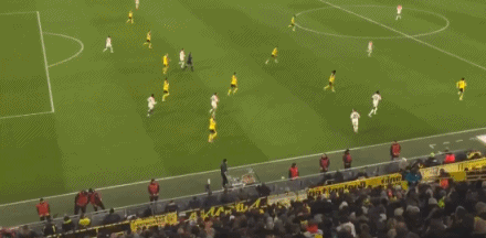 多特蒙德破门但越位在先进球无效