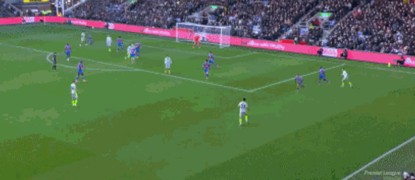 哈兰德头球破门，曼城1-0水晶宫