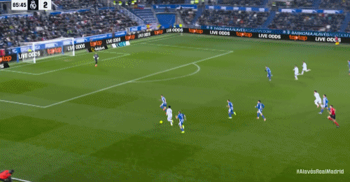 维尼修斯倒地未有判罚