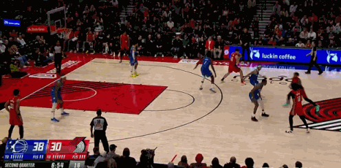 杨瀚森助攻队友得分