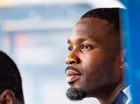 小图拉姆脚踝受伤