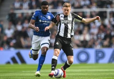 纽卡斯尔3-0伊普斯维奇