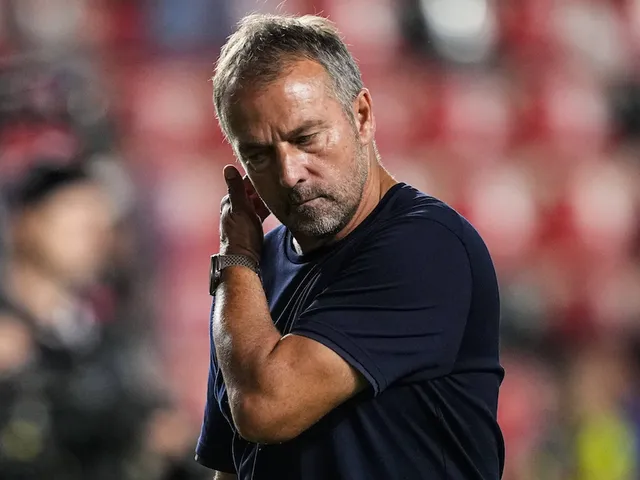 2024 年 8 月 27 日，巴塞罗那主教练汉斯・弗利克