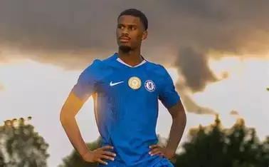 切尔西官宣4000万欧元签下荷兰19岁天才后卫哈托